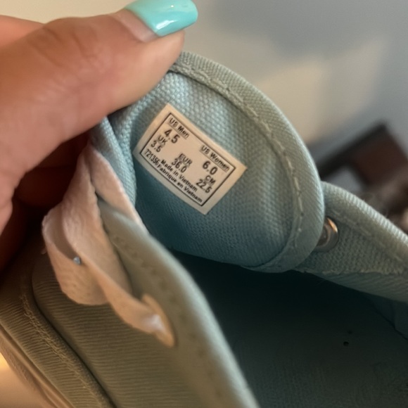 Light blue vans - Picture 6 of 6
